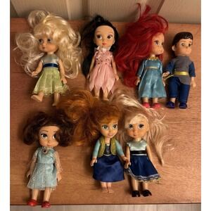 LOT OF 7 DISNEY ANIMATORS MINI PRINCESS DOLLS  With Outfits